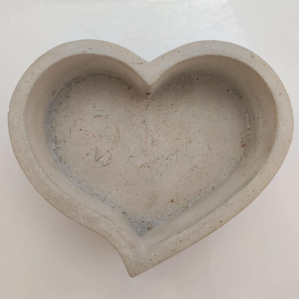 Corazón cofre maceta cemento - Camaleon-art - concrete shop art