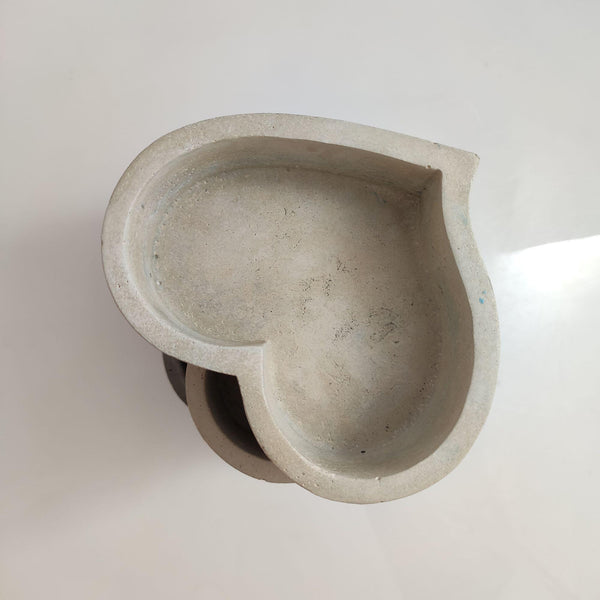 Corazón cofre maceta cemento - Camaleon-art - concrete shop art