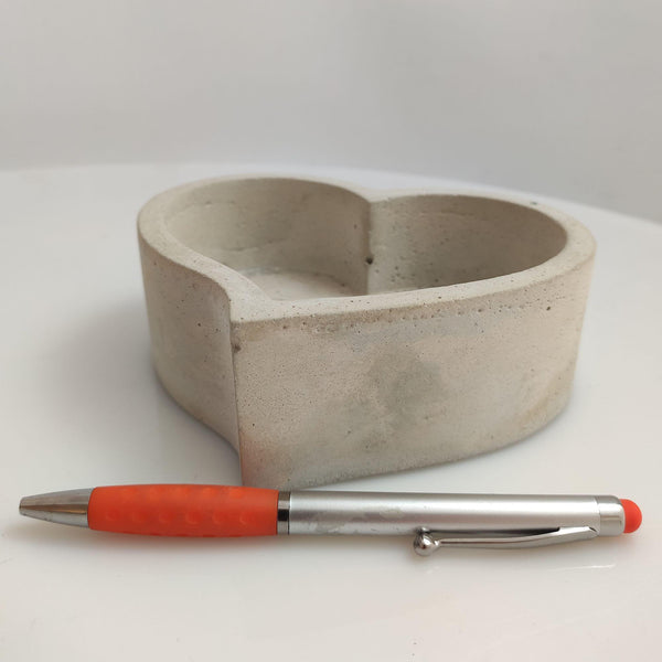 Corazón cofre maceta cemento - Camaleon-art - concrete shop art