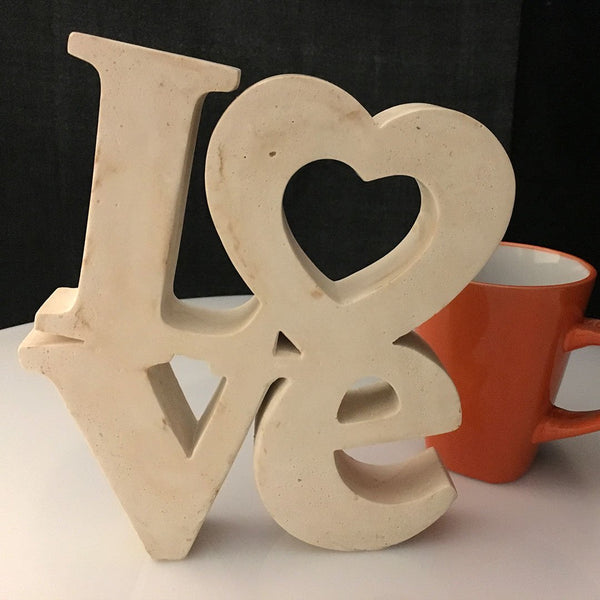 Escultura letras Love Marfil - Camaleon-art - concrete shop art