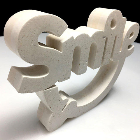 Escultura Smile Blanco picado - Camaleon-art - concrete shop art