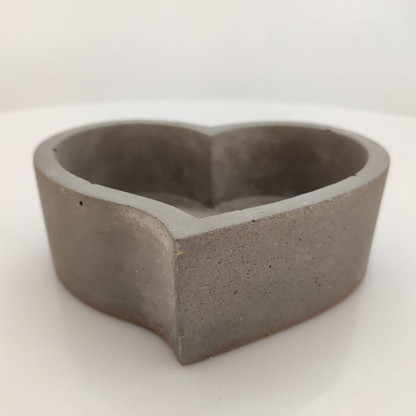 Corazón cofre maceta cemento - Camaleon-art - concrete shop art